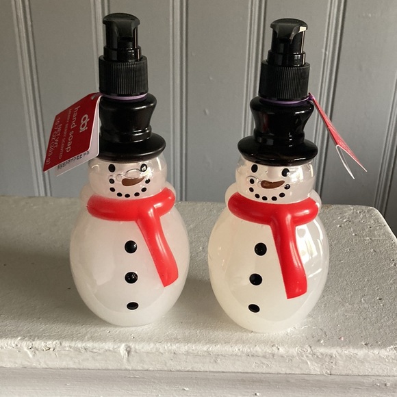 NWT Set of 2- Merry Berry Scented Holiday Snowman ⛄️ Hand Soap Dispensers 20.6oz - Picture 16 of 17